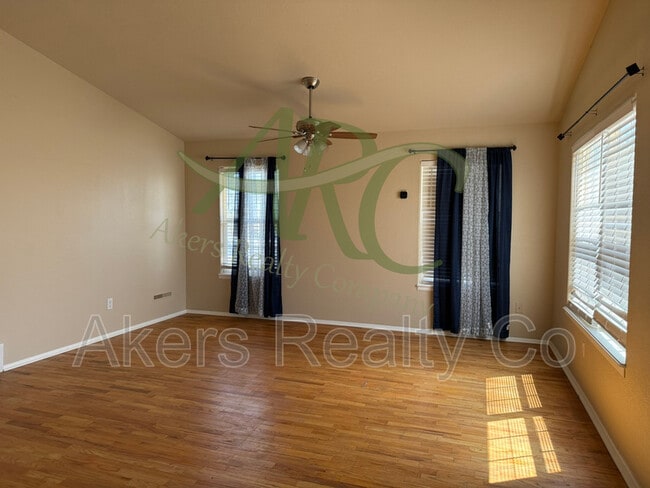 Photo - 343 E Bond Ct