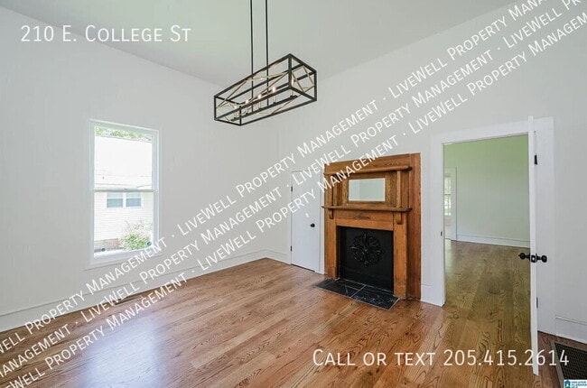 Photo - 210 E College St