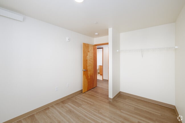 3BR, 1.5BA - 1009SF - Secondary Bedroom