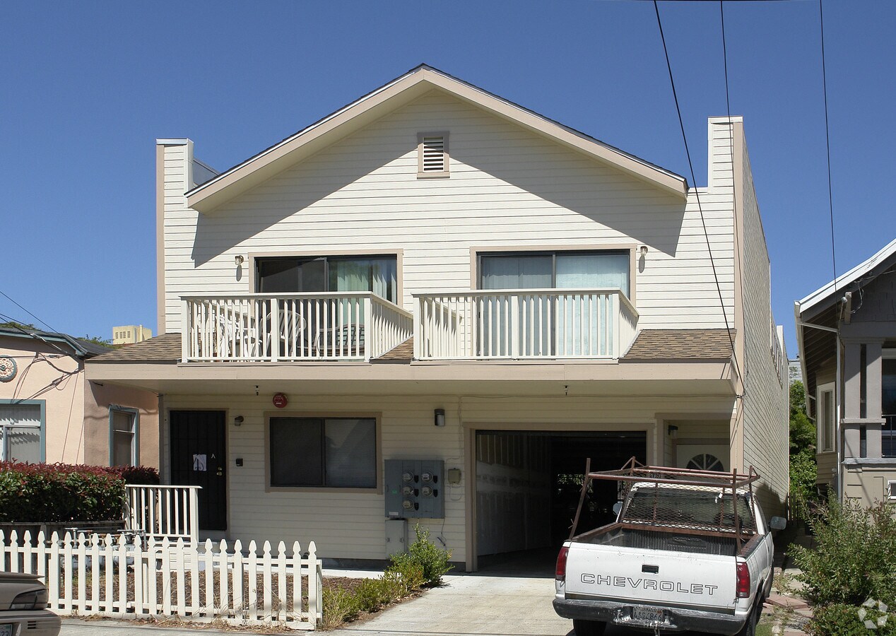 Photo - 367 Lester Ave