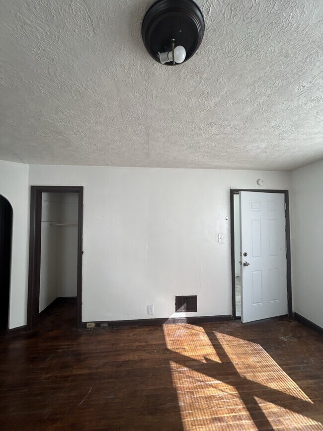 735 Elberon Condo Condo for Rent in Cincinnati, OH