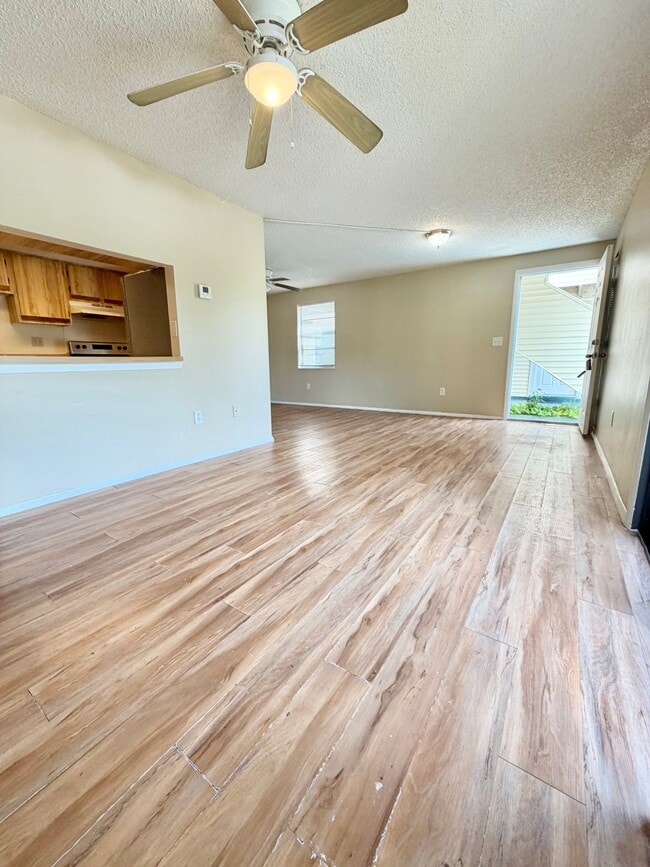 Photo - 129 Camphor Cir Unit F