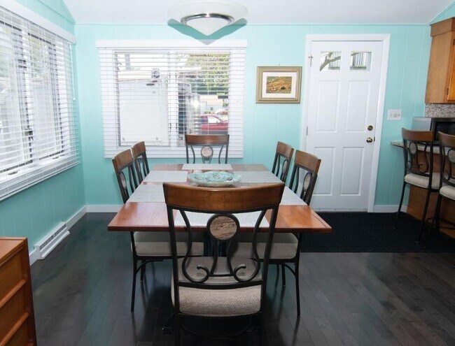 Photo - 15 Treasure Rd