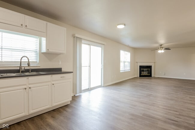 Photo - 6412 Pemboke Ct