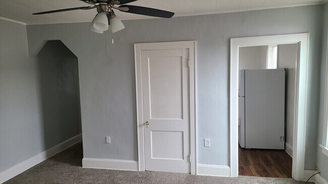 Photo - 407 E Ross Ave