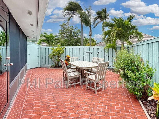 Photo - 1127 E Seminole Ave Unit Apt 8A