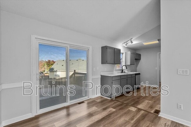 Photo - 3011 Butterwood Dr