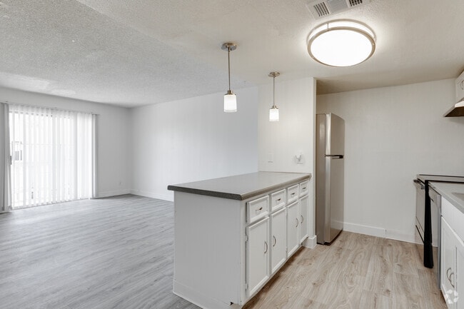 1BR, 1BA - 692SF - Woodbridge Apartment Homes