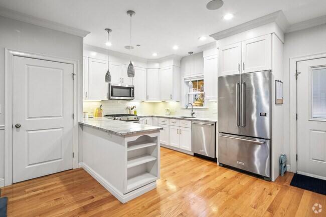 Building Photo - 266 Lamartine St Unit #2 Rental
