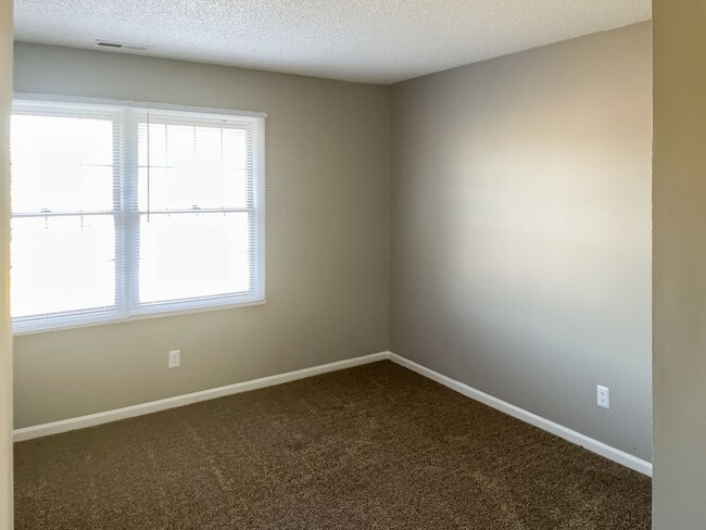 Turnberry Square Apartments