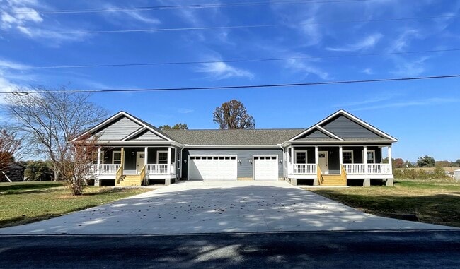 Photo - 2095 Orchard Rd