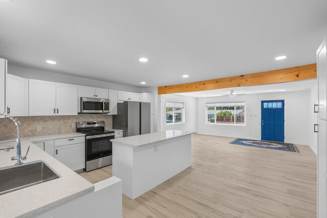 Open concept design - 1707 Espinacitas St