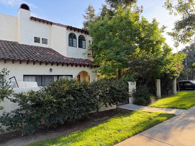 Front Entrance - 500 Garfield Ave