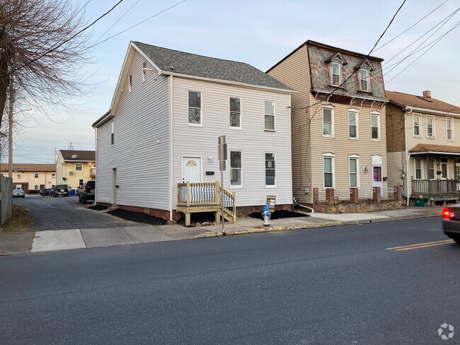 Building Photo - 333 Ann St Unit 201 Rental