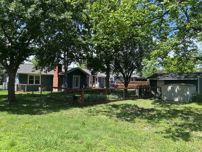 Photo - 1102 Walnut St