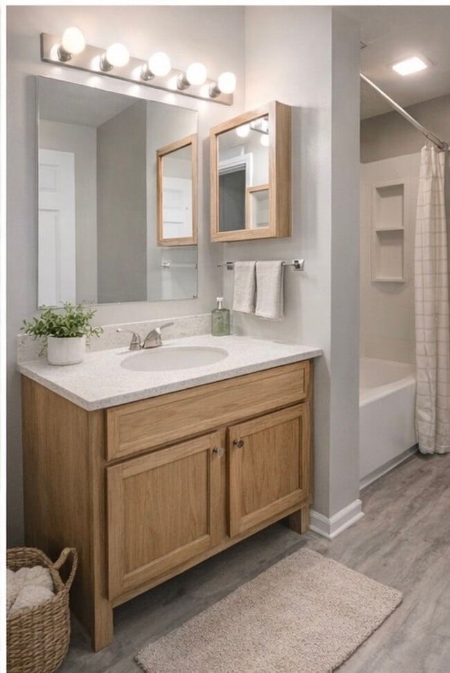 Photo - Yorktown School District Unit 9012 Apt B