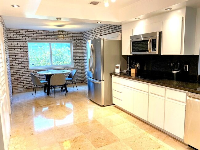 Photo - 1031 Redbird Ave