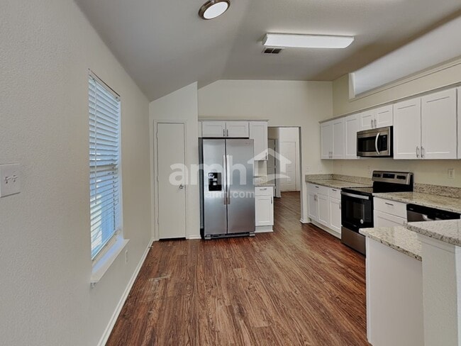 Photo - 1009 Whistle Stop Dr