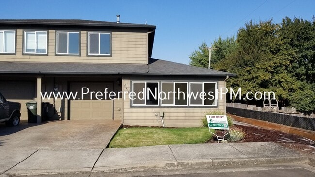 Building Photo - Junction City Row House