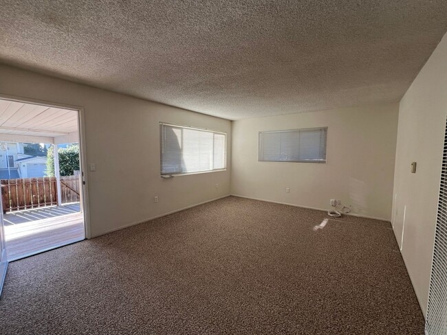 Photo - 1392 Bolton Dr