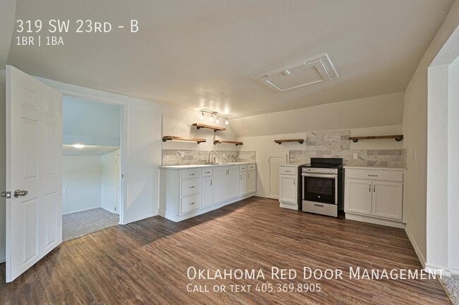 Photo - 319 SW 23rd St
