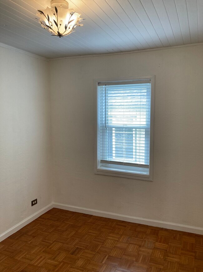 west bedroom