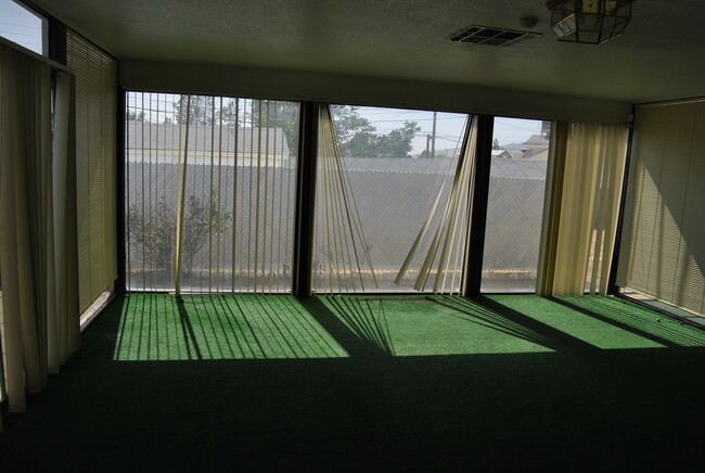 Photo - 929 Giles Rd