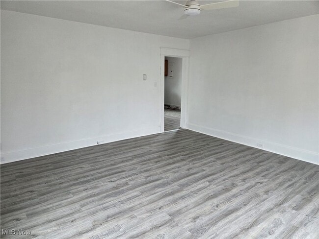 Photo - 449 2nd Dr NE