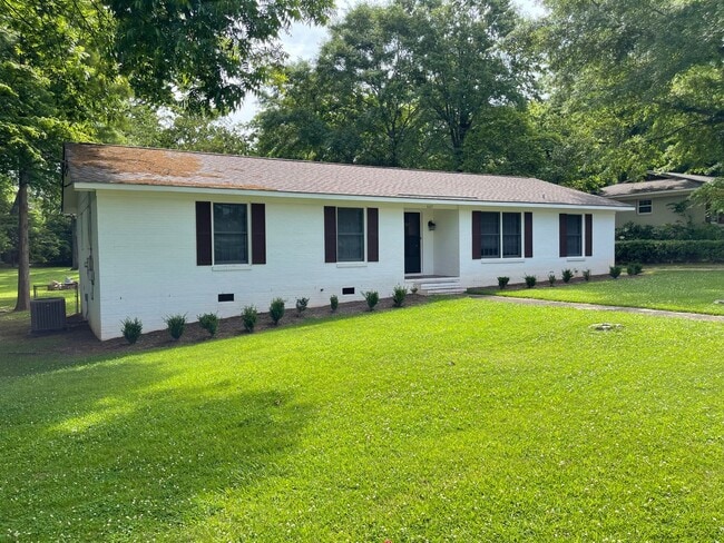 Photo - Large 3 bedroom, 2 bath Floral Park Home.