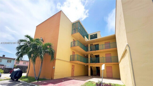 Photo - 666 W 81st St Unit 303