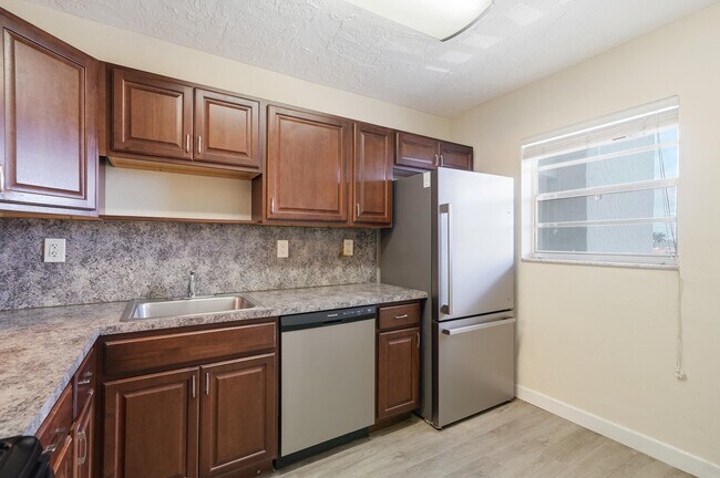 Photo - 1400 NE 57th St Unit 304