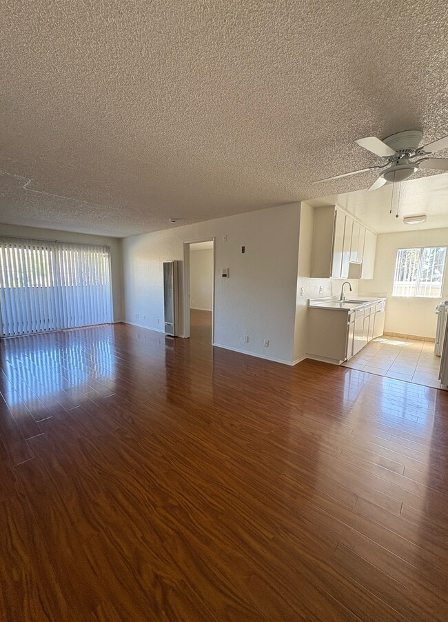 Building Photo - HKL Unit 205 Rental