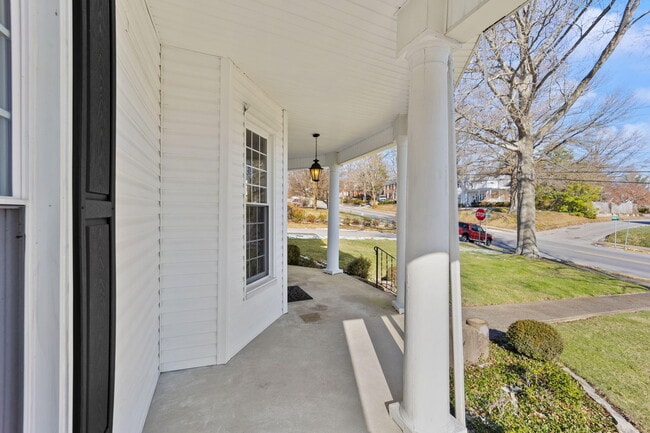 Photo - 406 N Main St