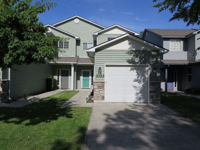 Building Photo - 2123 S Dorothy Ave Unit 1