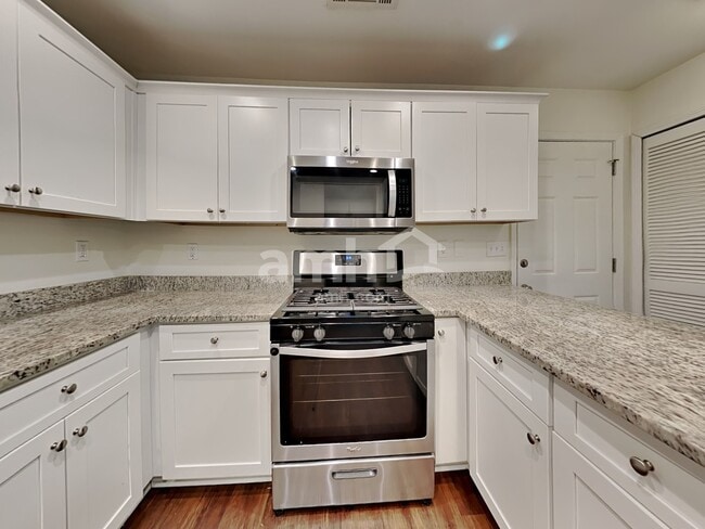 Photo - 408 Fairlawn Dr