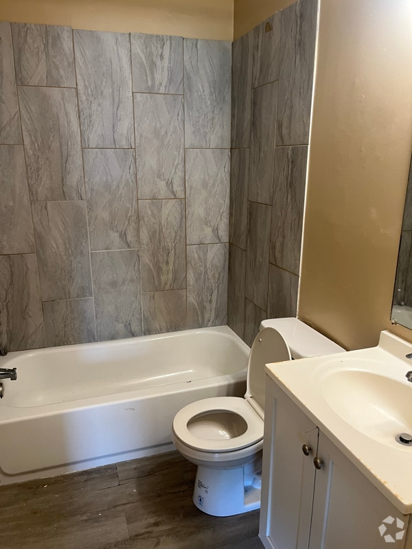 Building Photo - 2018 Hickorydale Dr Rental