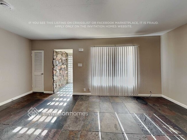 Photo - 2532 E Clarendon Ave