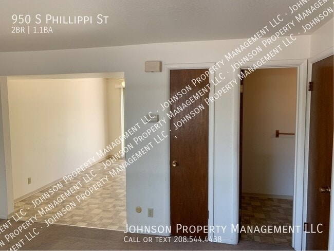 Photo - 950 S Phillippi St