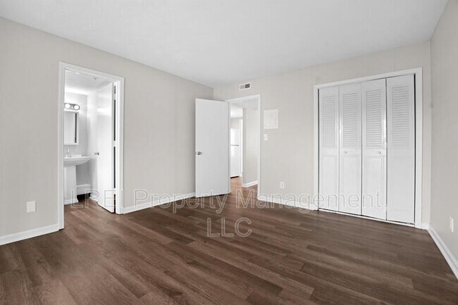 Photo - 111 E O'Bryan Ave