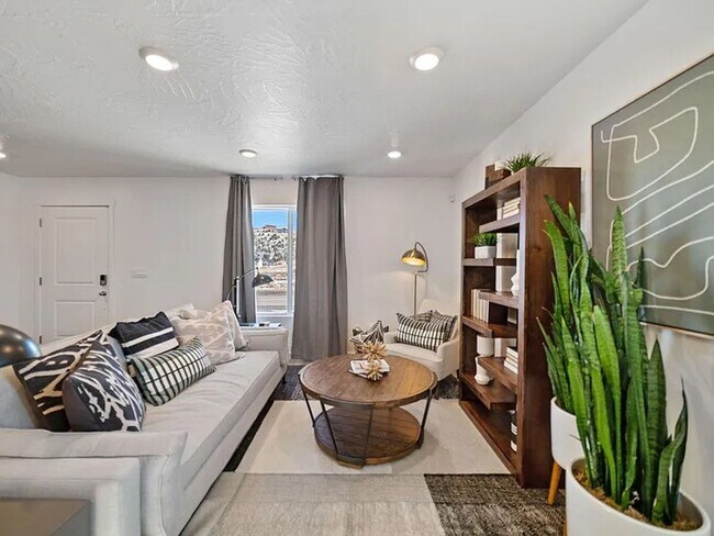 Photo - 3 Bed Townhome- PET FRIENDLY!
