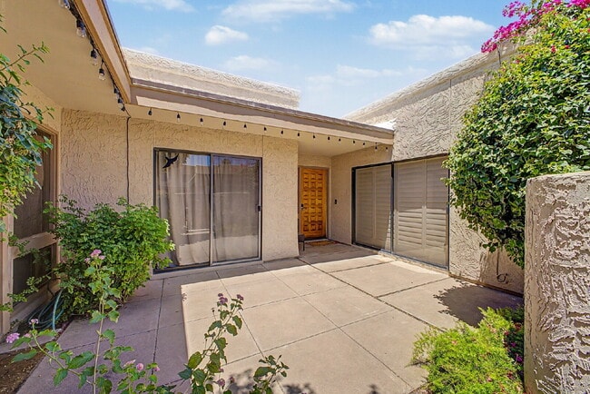 Building Photo - Furnished Luxury Condo in Guard-Gated Casa Del Monte | Prime Old Town Scottsdale Location Unit #102