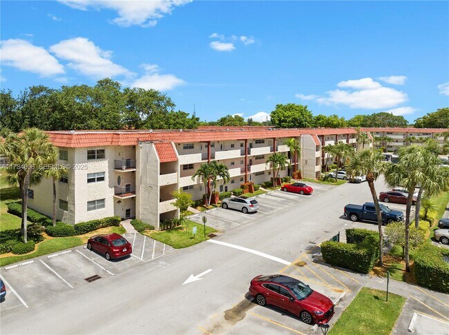 711 S Hollybrook Dr Unit 109