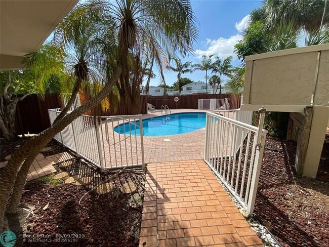 Photo - 3901 NE 21st Ave Condo Unit 3