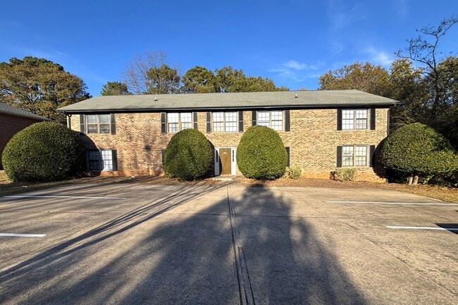 Building Photo - 107 Barrington Dr