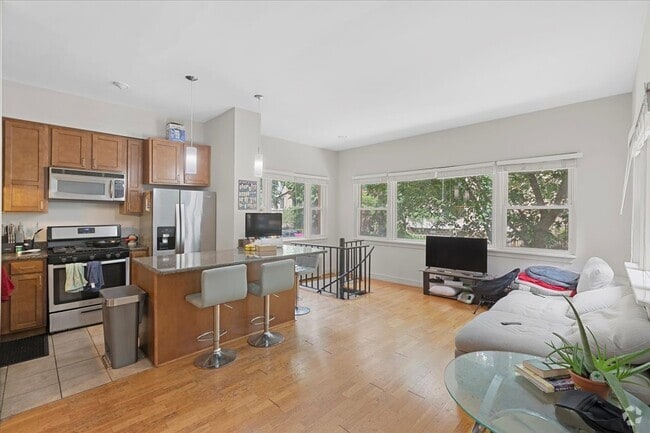 Building Photo - 429 W Wellington Ave Unit 1A Rental