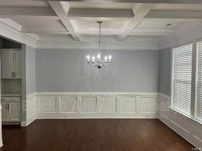 Photo - 121 Red Bark Ct