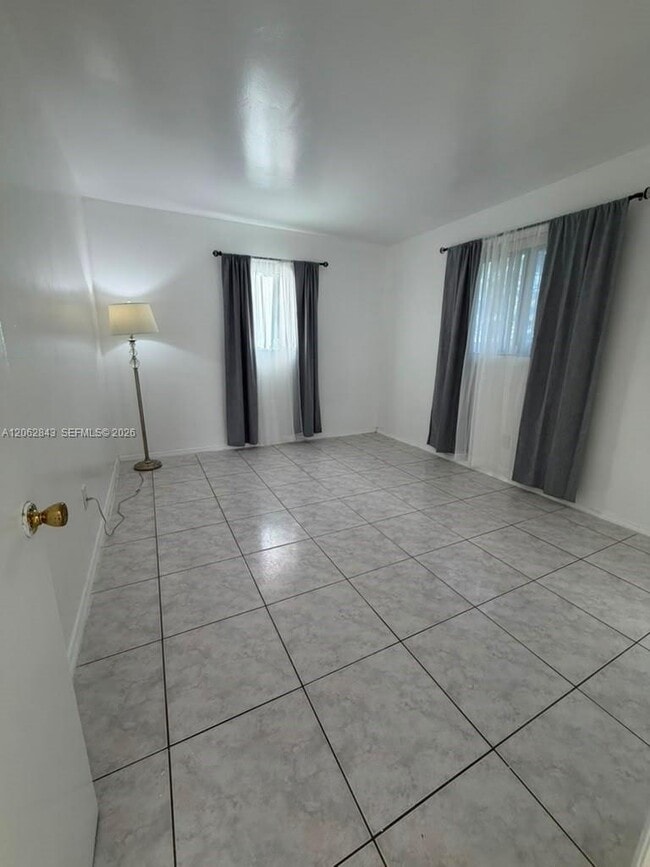 Photo - 415 SW 16th Ct Unit 1
