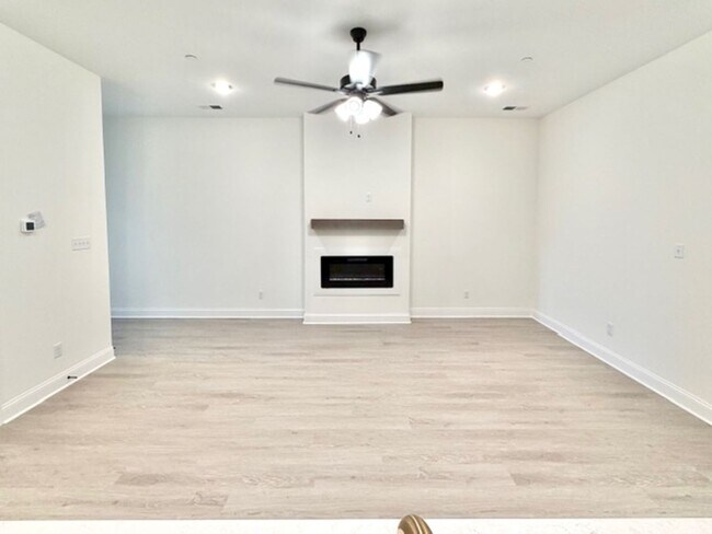 Photo - ChateletDrive4859 Unit 1