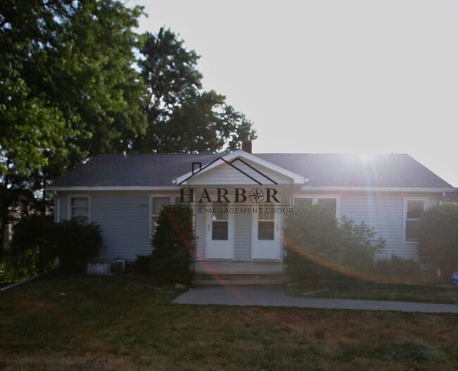 Building Photo - 440 Church Ave Unit 442