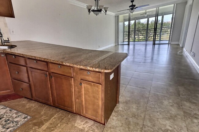 Photo - 3080 N Course Dr Unidad Gorgeous 2 bed 2 bath